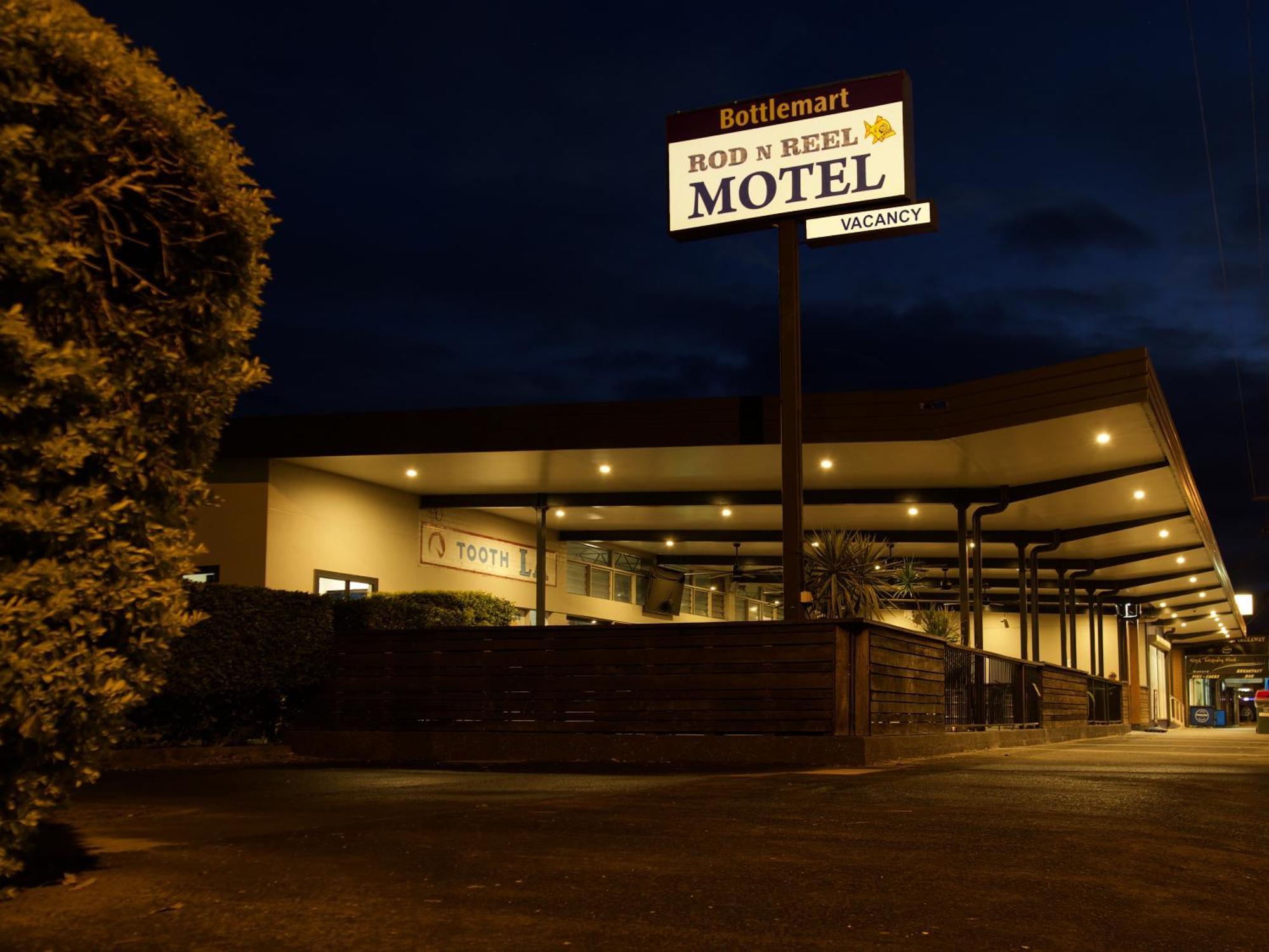 Rod 'N' Reel Hotel Motel Woodburn Eksteriør billede